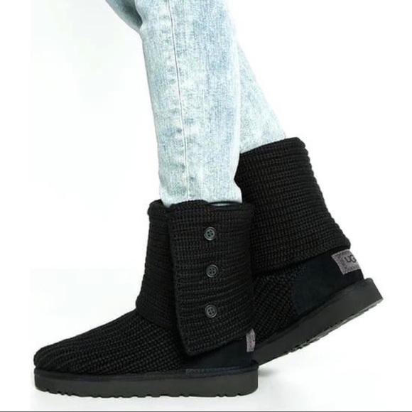 ugg classic cardy black